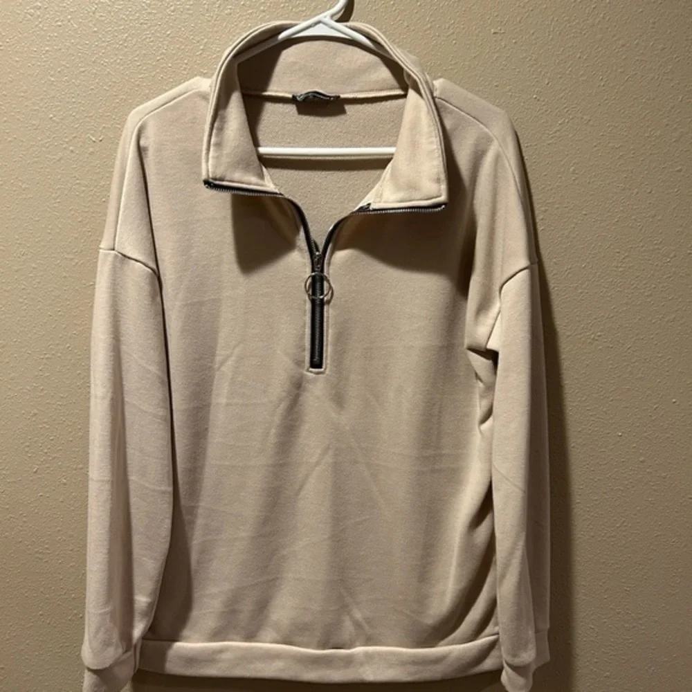 NWOT Pretty Garden Pullover‎ - Picture 2 of 4